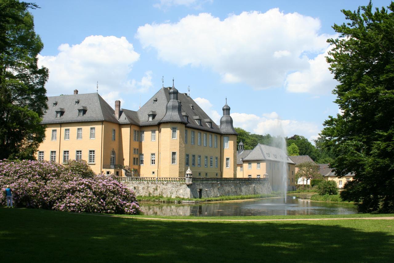 Hotel Schloss Dyck Jüchen Exteriör bild
